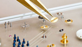 欧米茄手表售后服务网点-打开表壳